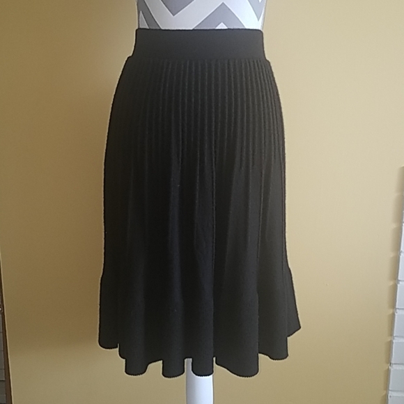 Icelandic Design Swing Skirt - Picture 1 of 7